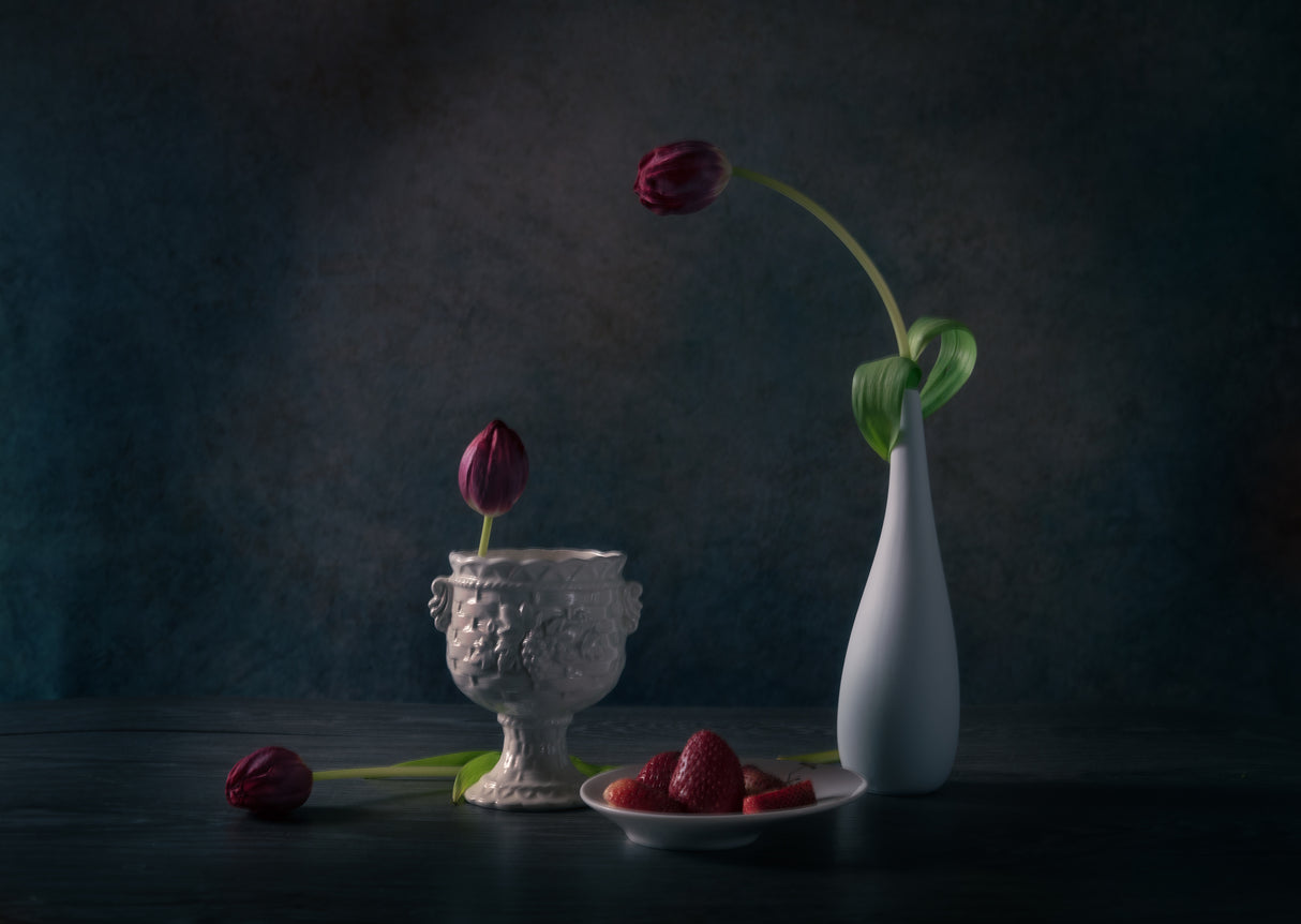 Strawberries and Tulips Poster och Canvastavla
