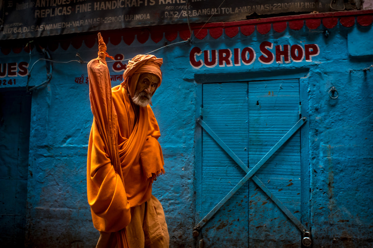 Hindu monk of Varanasi Poster och Canvastavla
