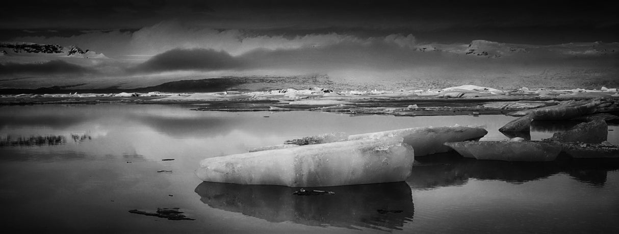 Frozen in Iceland Poster och Canvastavla