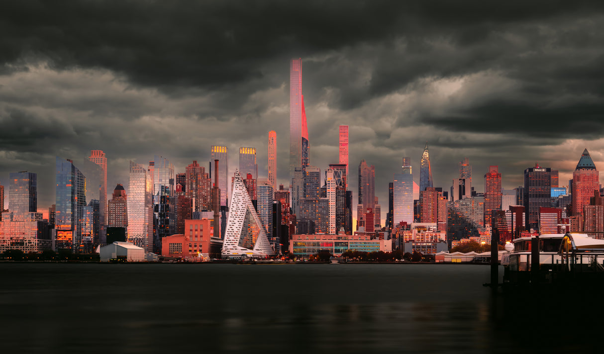 Manhattan's Fiery Sunset Poster och Canvastavla
