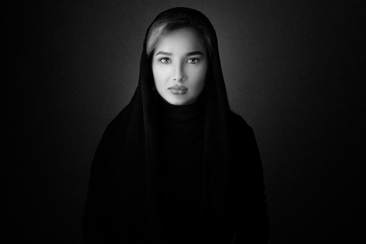 Lady in black Poster och Canvastavla