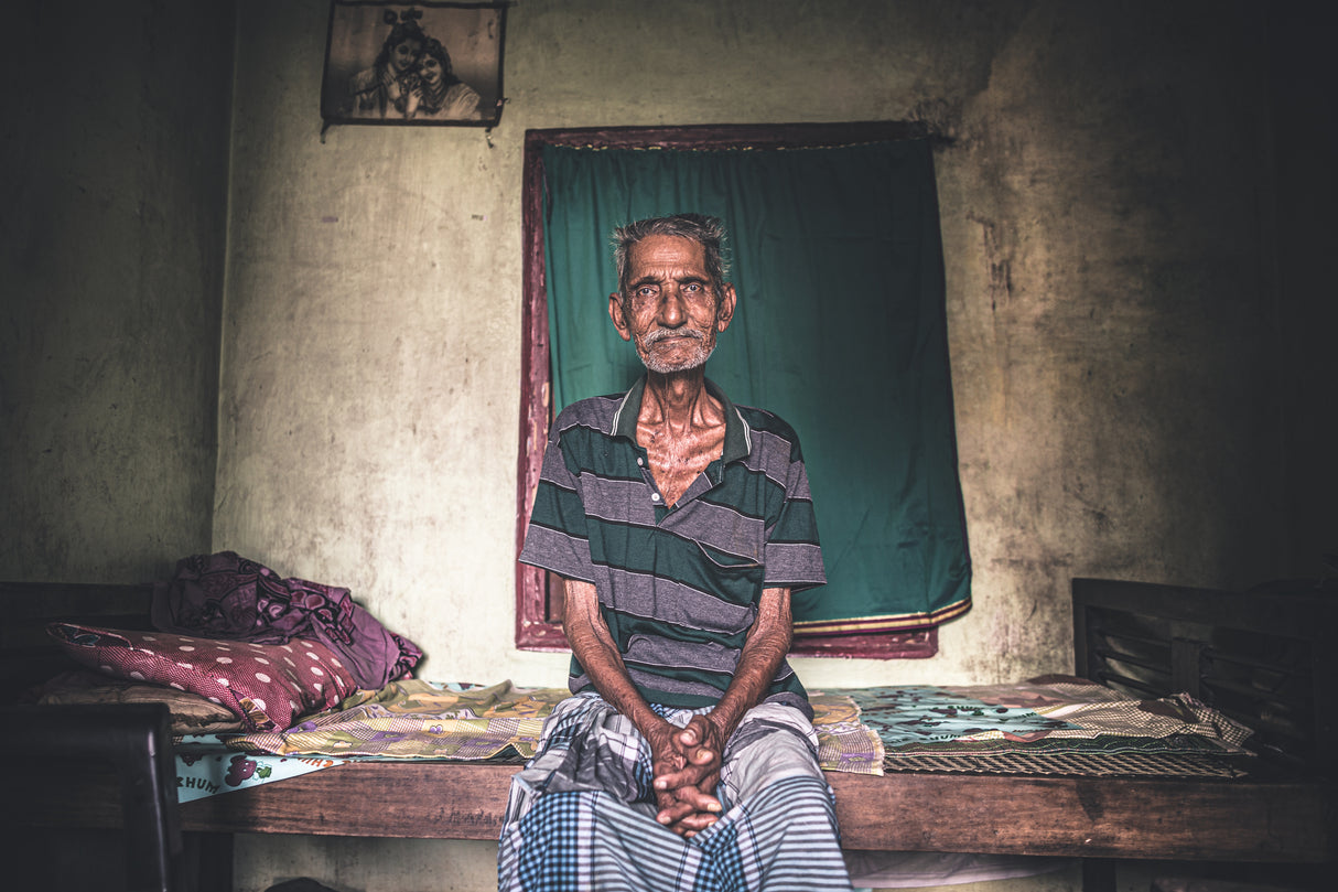 The old man at home Poster och Canvastavla