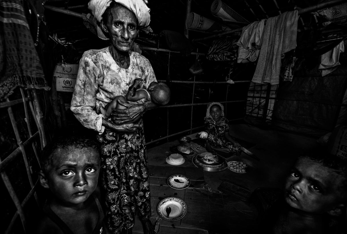Rohingya family at home - Bangladesh Poster och Canvastavla