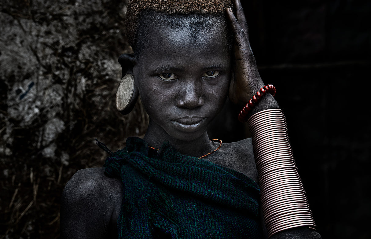 Surma tribe girl-I Poster och Canvastavla