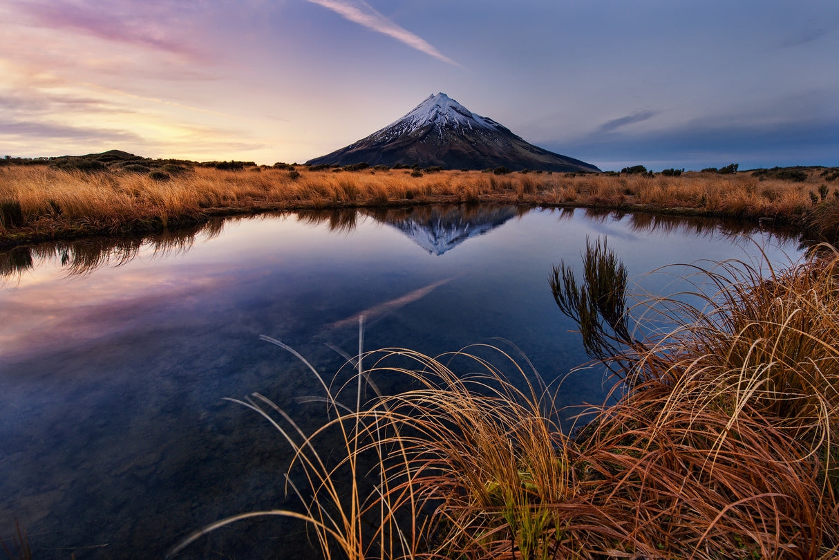 Mount Taranaki: Morning Breeze Poster och Canvastavla
