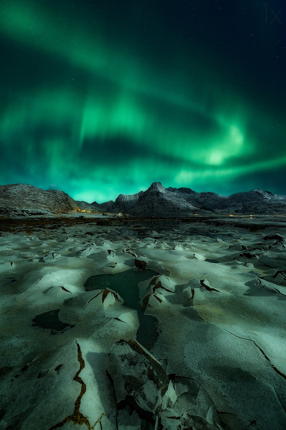 Ice Cracking Poster och Canvastavla