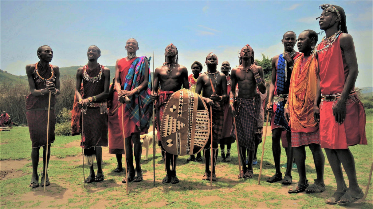Maasai tribesmen and women. Kenya. Poster och Canvastavla