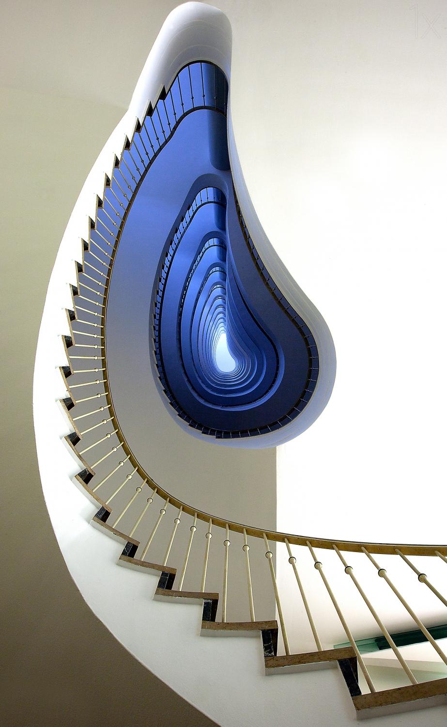 Infinity steps Poster och Canvastavla