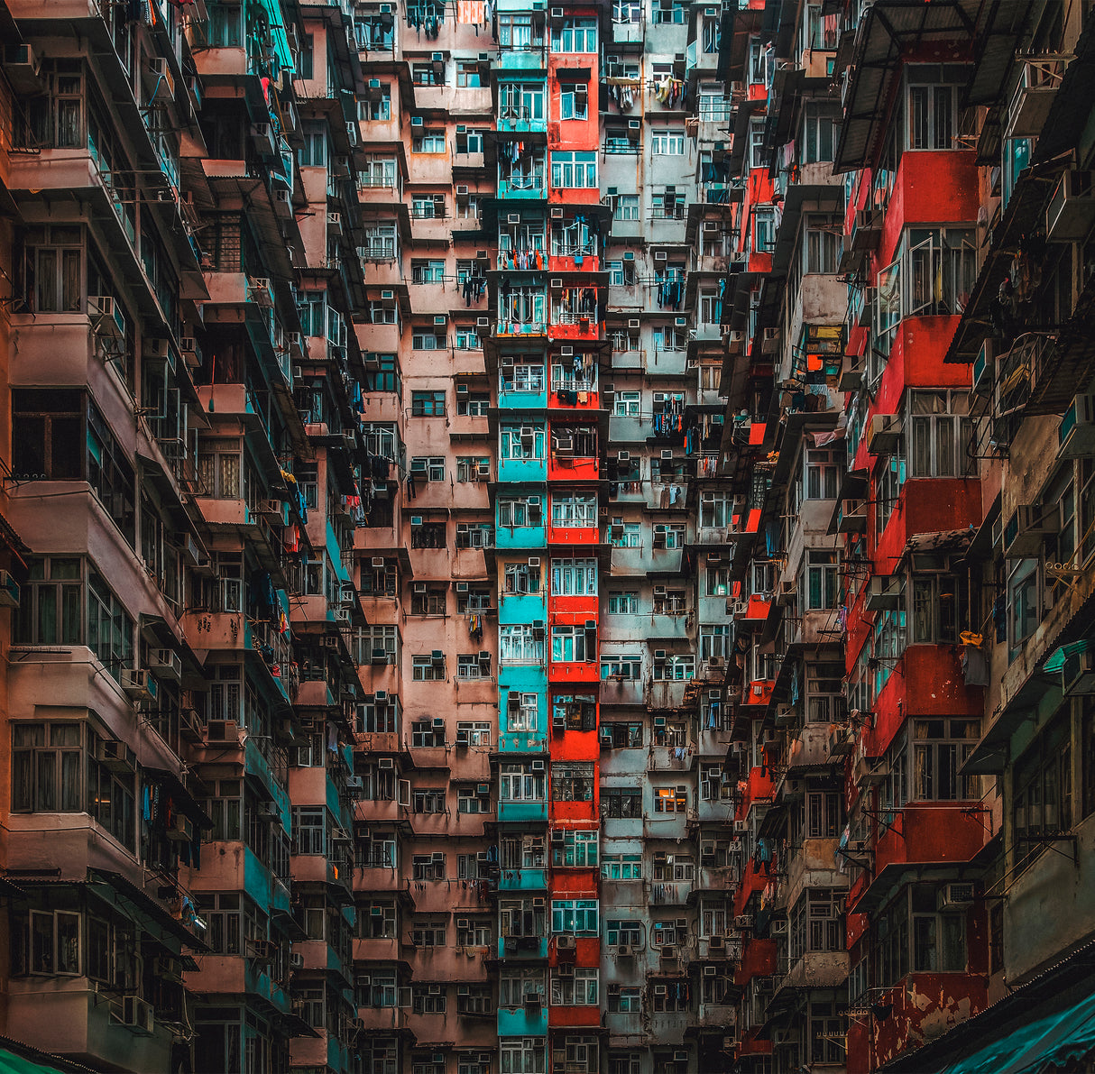 Apartments in Hong Kong Poster och Canvastavla