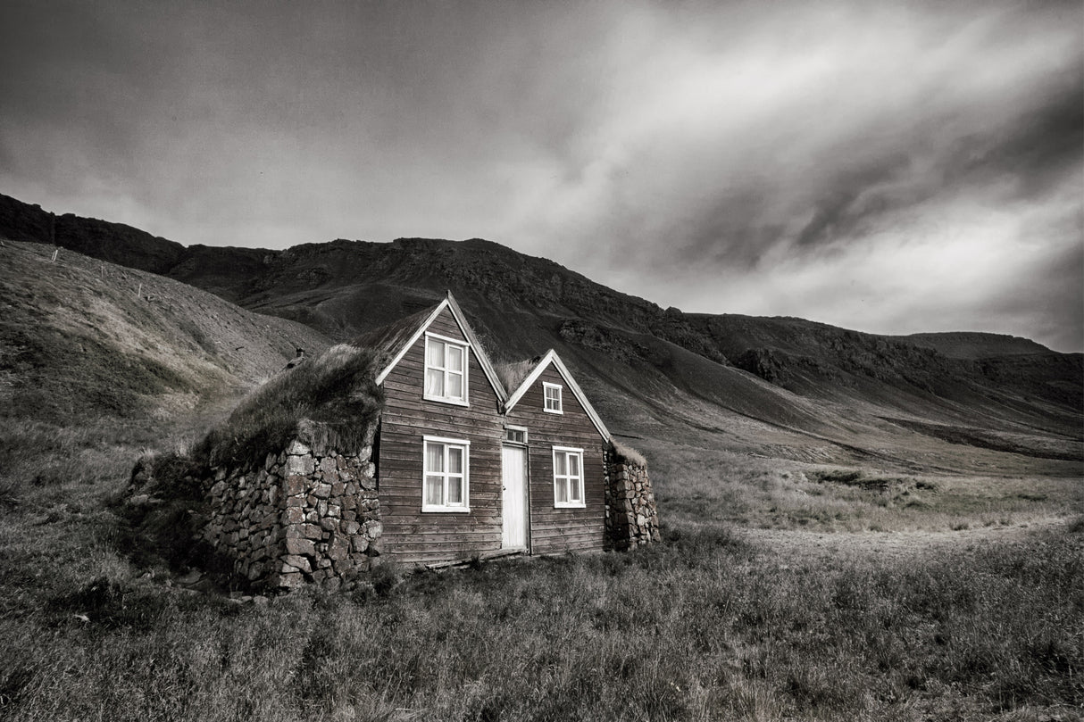 An Old Icelandic Farmhouse (soft) Poster och Canvastavla