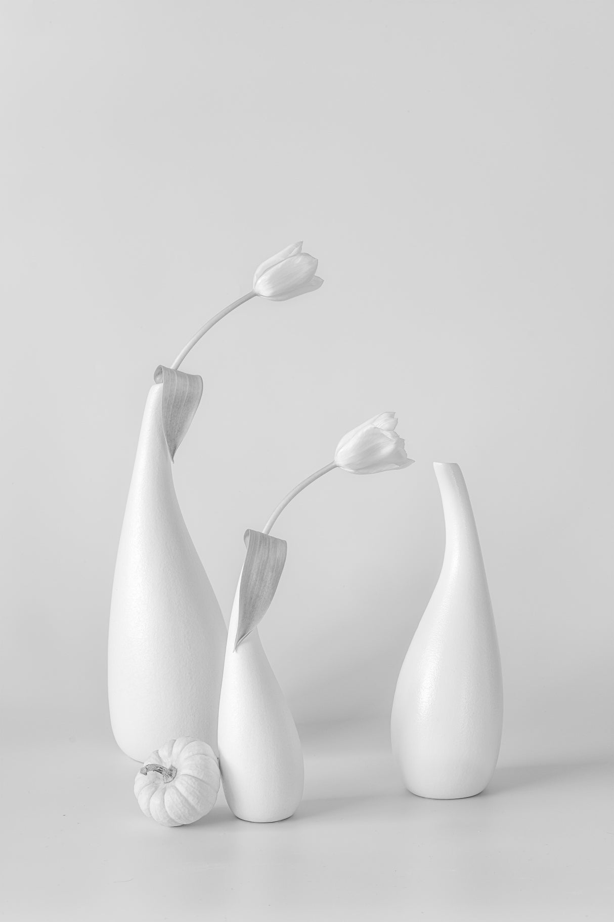So Delicate So Pure Poster och Canvastavla