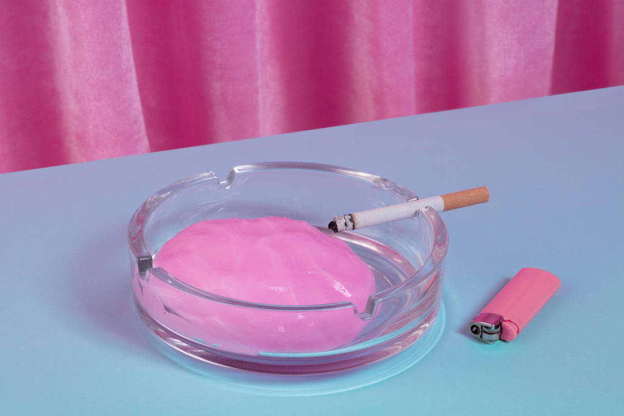 Pink smoker Poster och Canvastavla