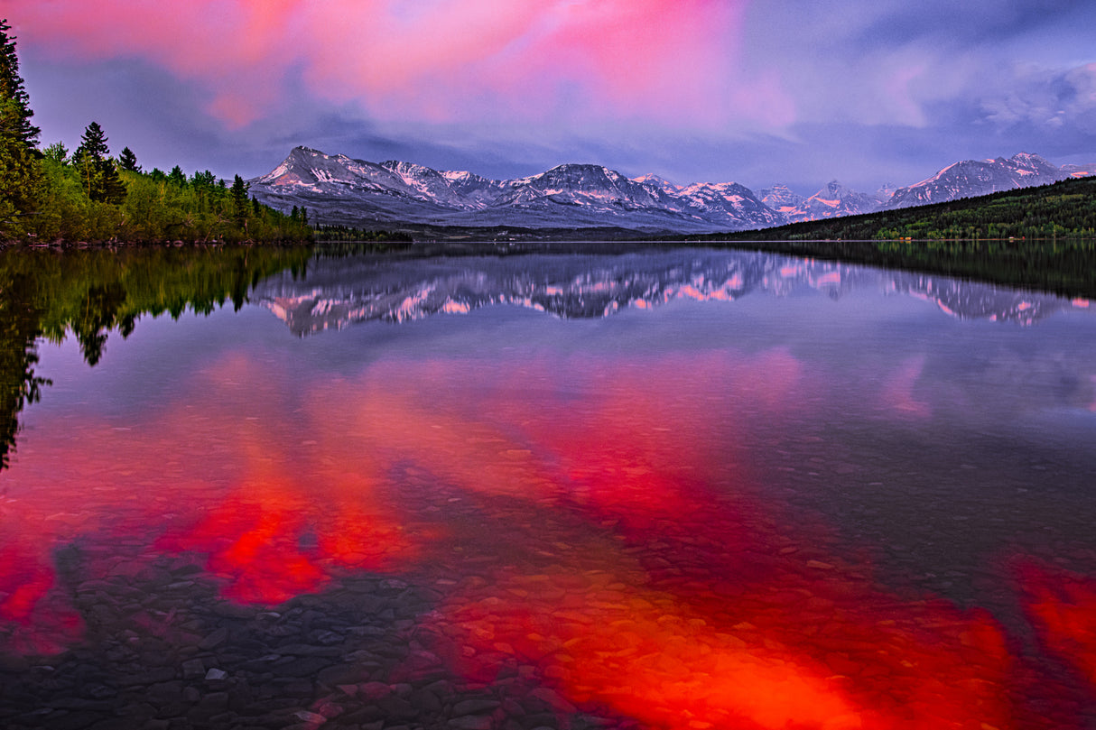 Moring Fire in St Mary Lake Poster och Canvastavla