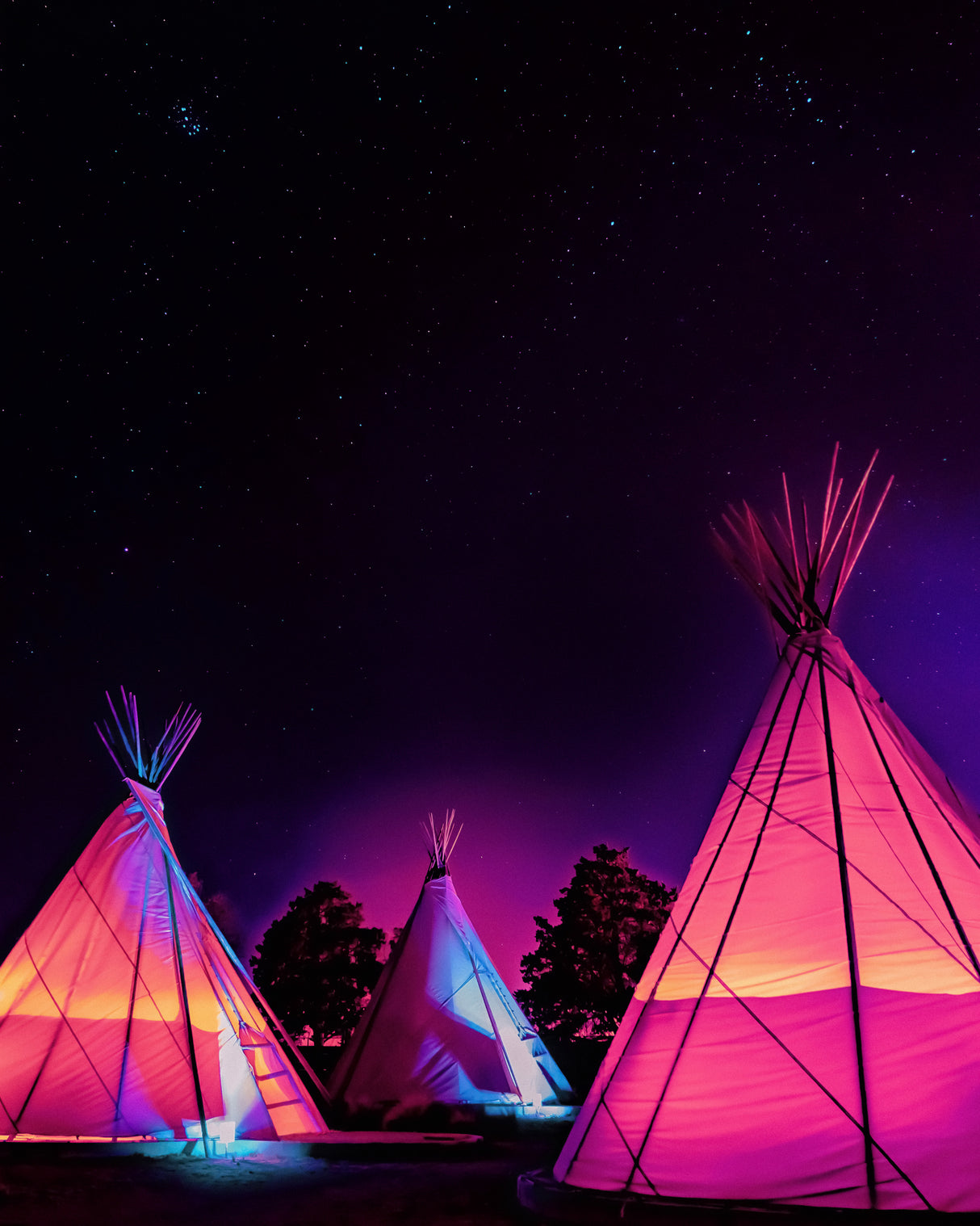 Vaporwave Teepees Glowing at Night Under Stars In Marfa Texas Poster och Canvastavla