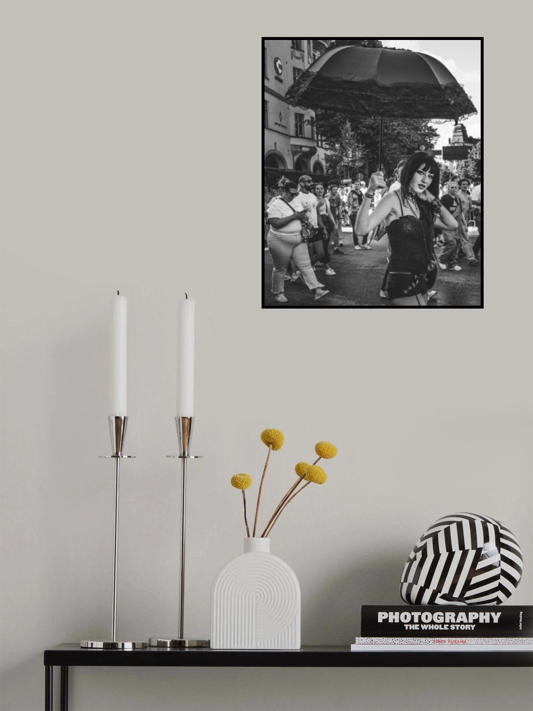 Umbrella Girl Poster och Canvastavla