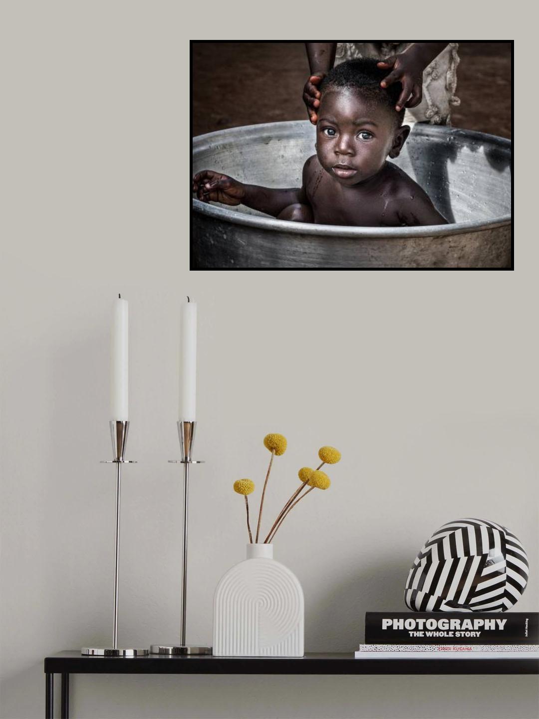 Bath time in the streets of Accra - Ghana Poster och Canvastavla