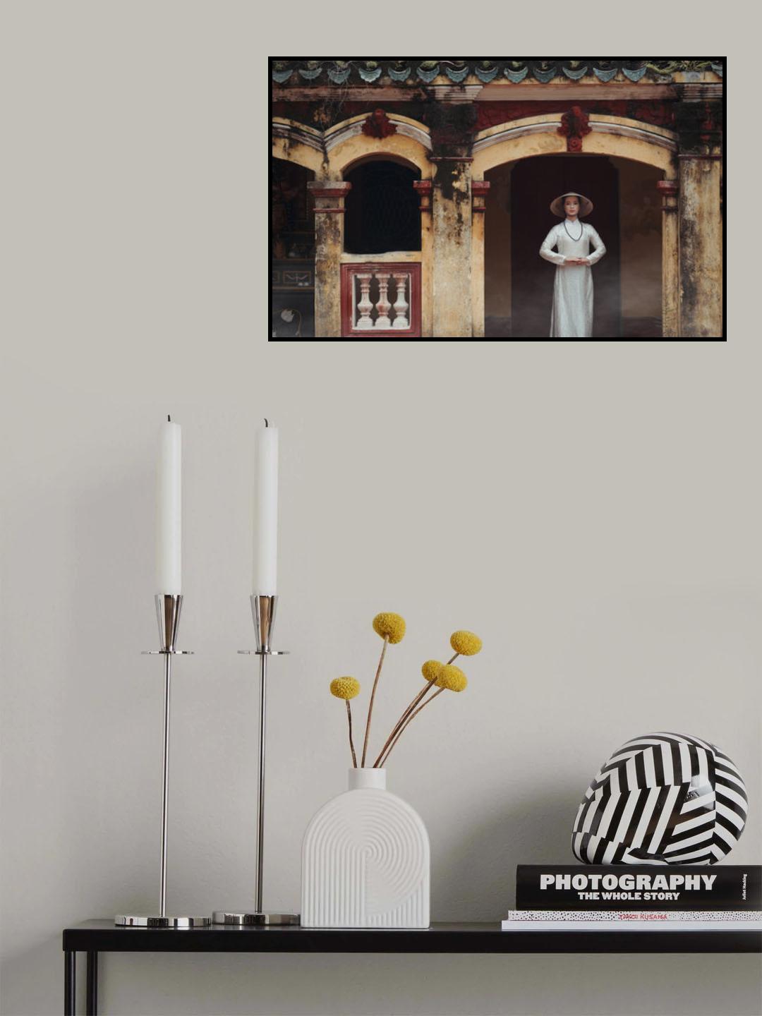 A Vietnamese girl in a traditional ao dai dress is praying for happiness Poster och Canvastavla