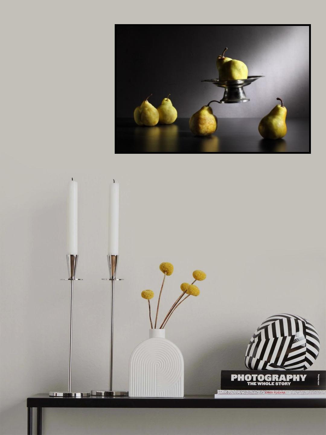 The power of a pear or Pearcules Poster och Canvastavla