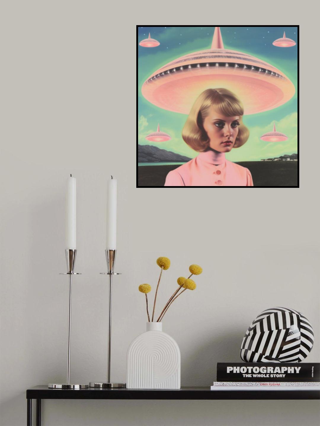 UFO Barbie Collage Art Poster och Canvastavla