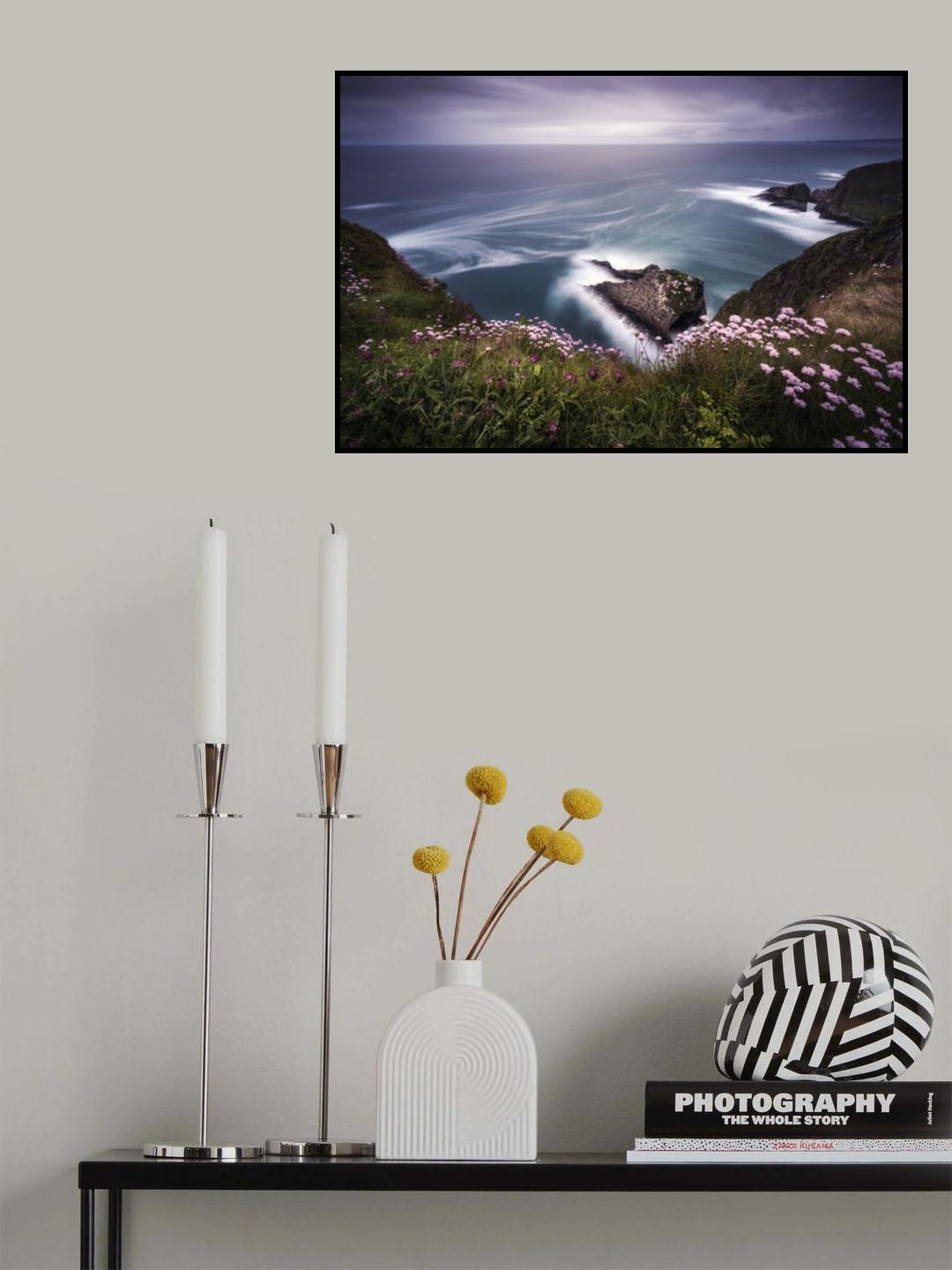 On the edge of the cliff Poster och Canvastavla