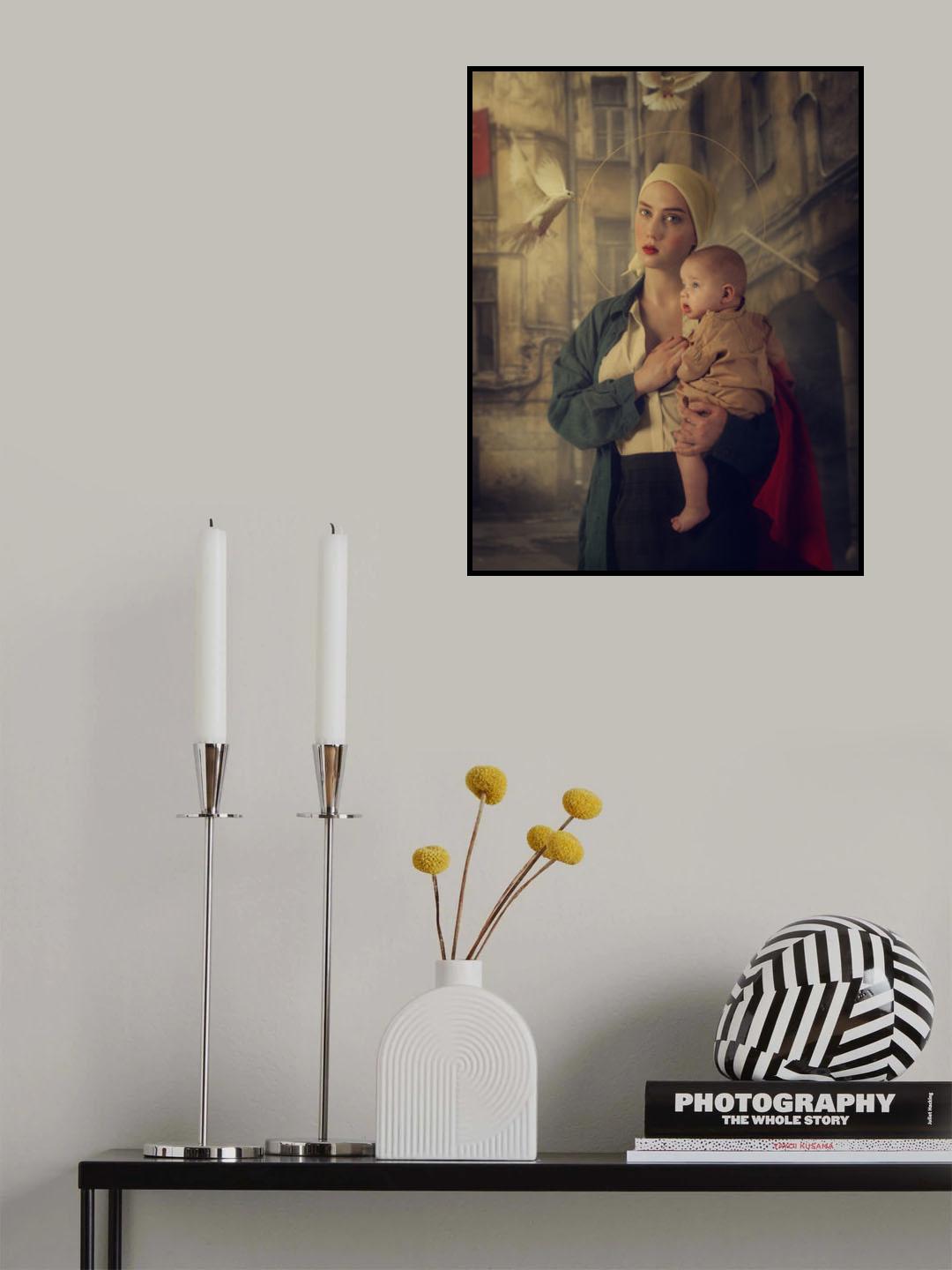 Red Madonna Poster och Canvastavla