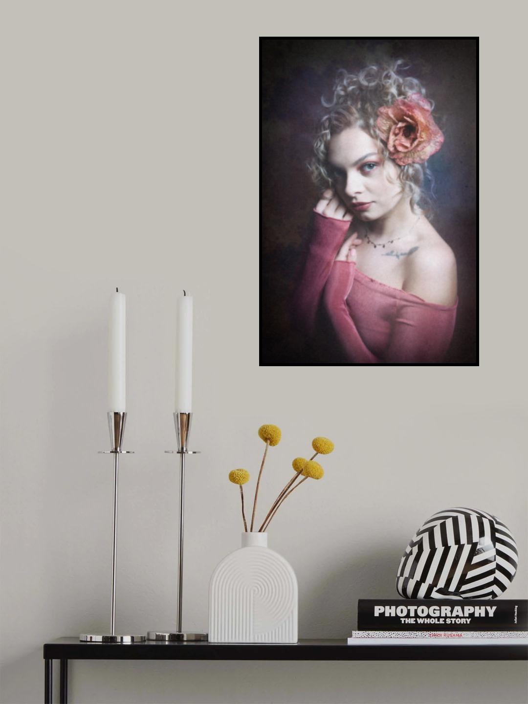 portrait of a young lady with flower in hair Poster och Canvastavla