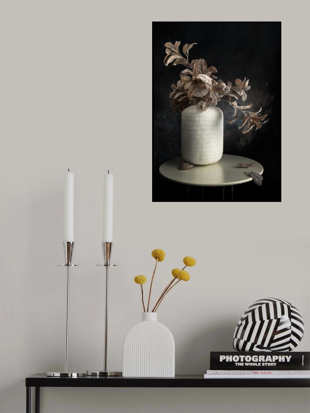 Madame White Vase Poster och Canvastavla