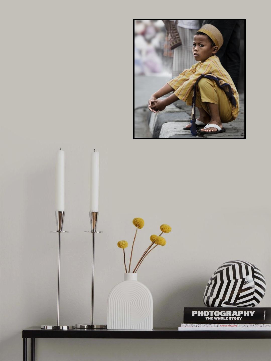 Suspicion Glance Poster och Canvastavla