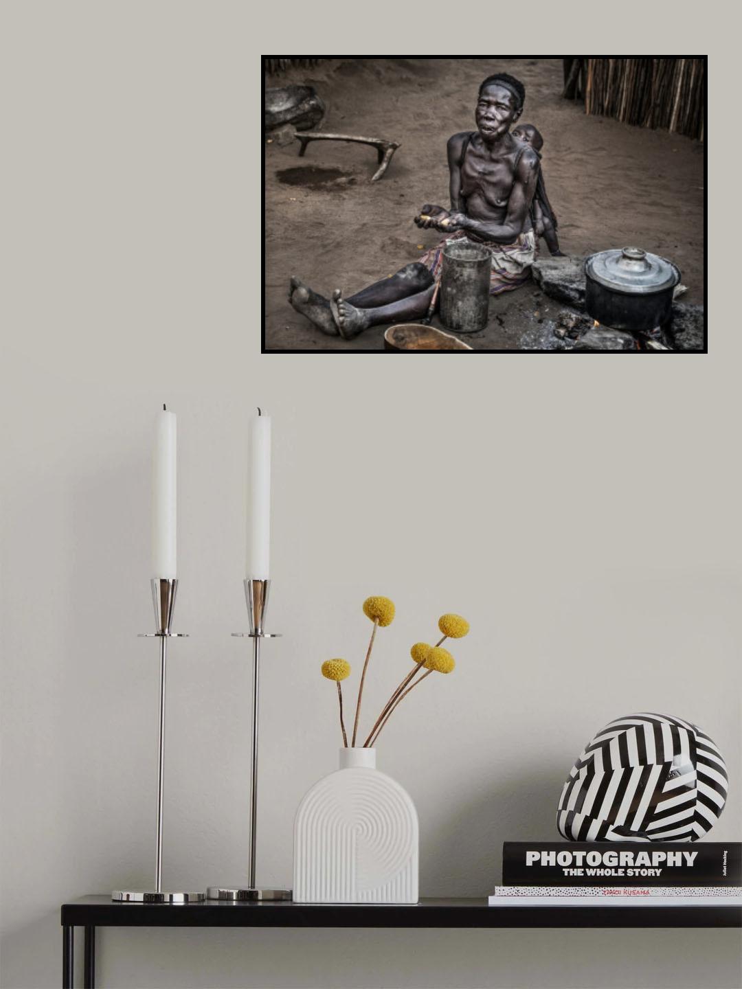 Laarim ethnic family at home - South Sudan Poster och Canvastavla