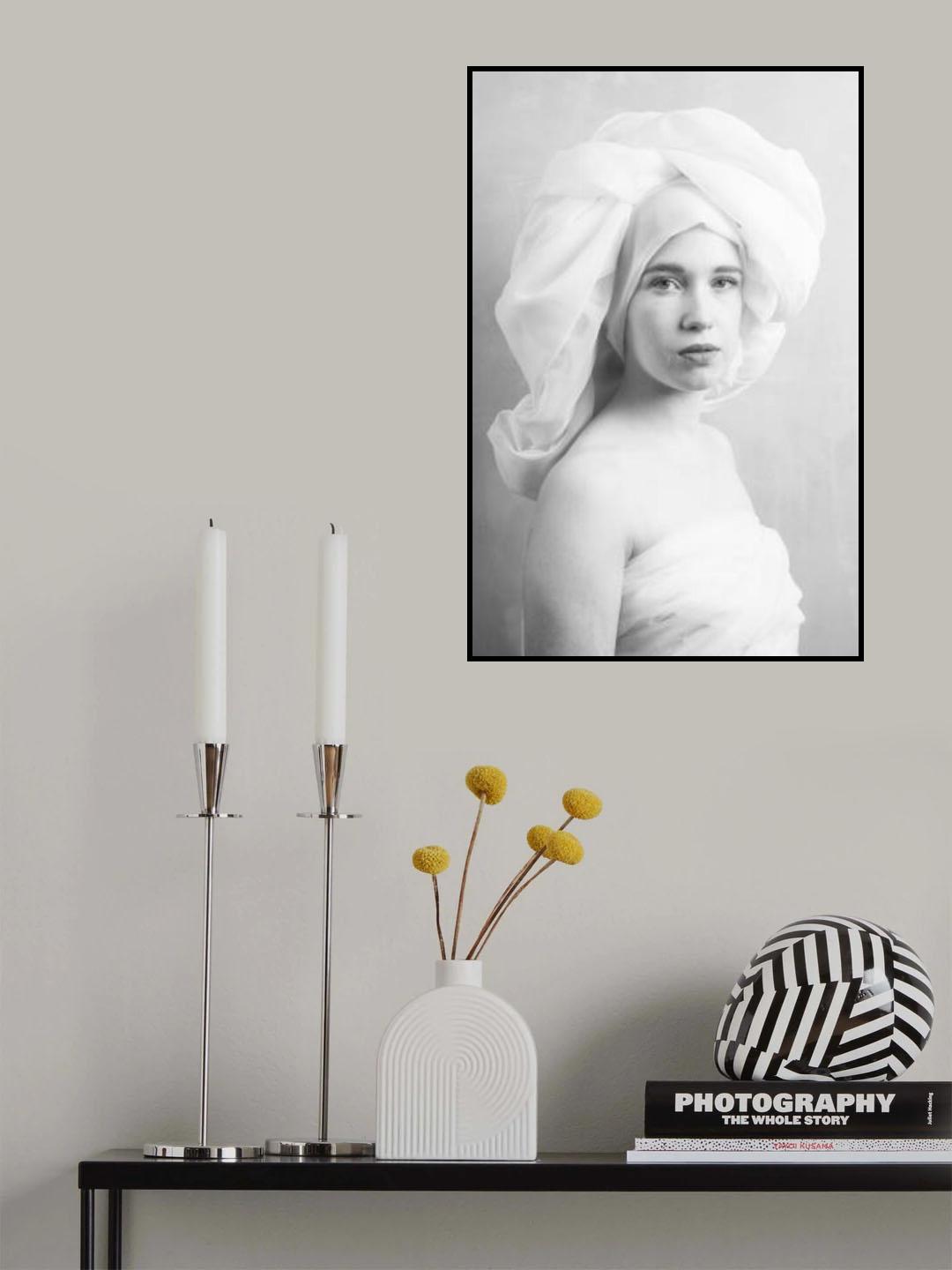 portrait of young woman with turban Poster och Canvastavla