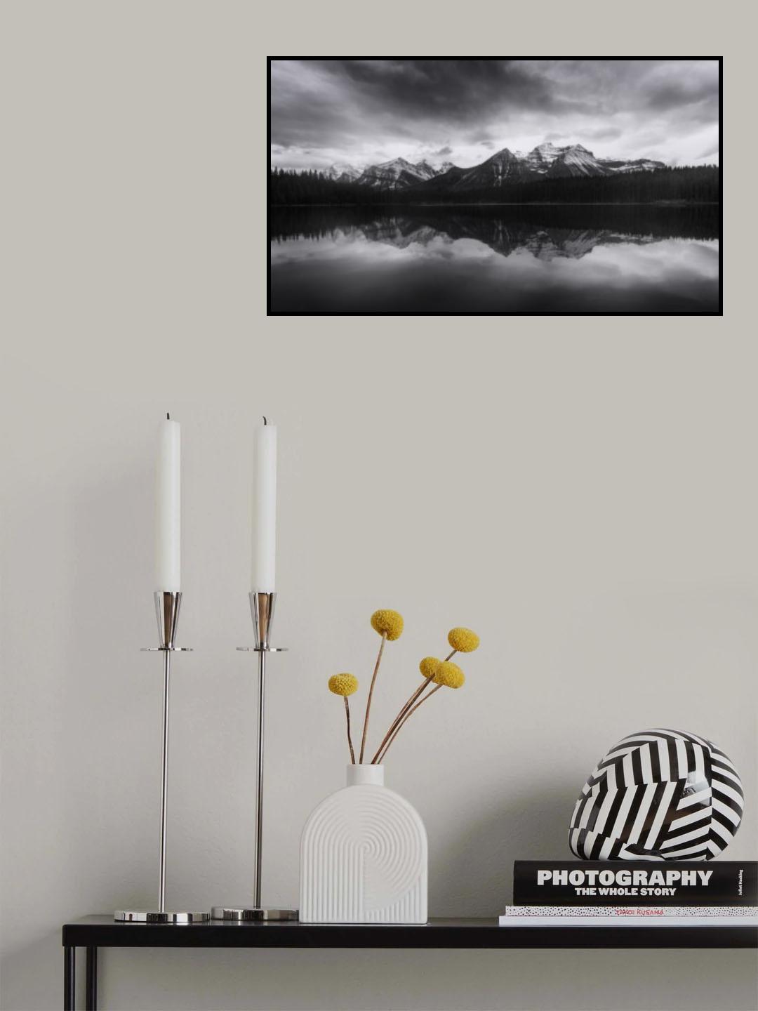 A lake on the way 7R20809 Poster och Canvastavla