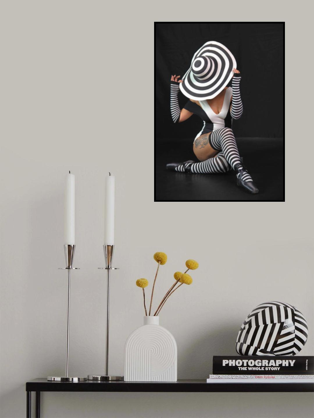 Hidden Beauty Poster och Canvastavla