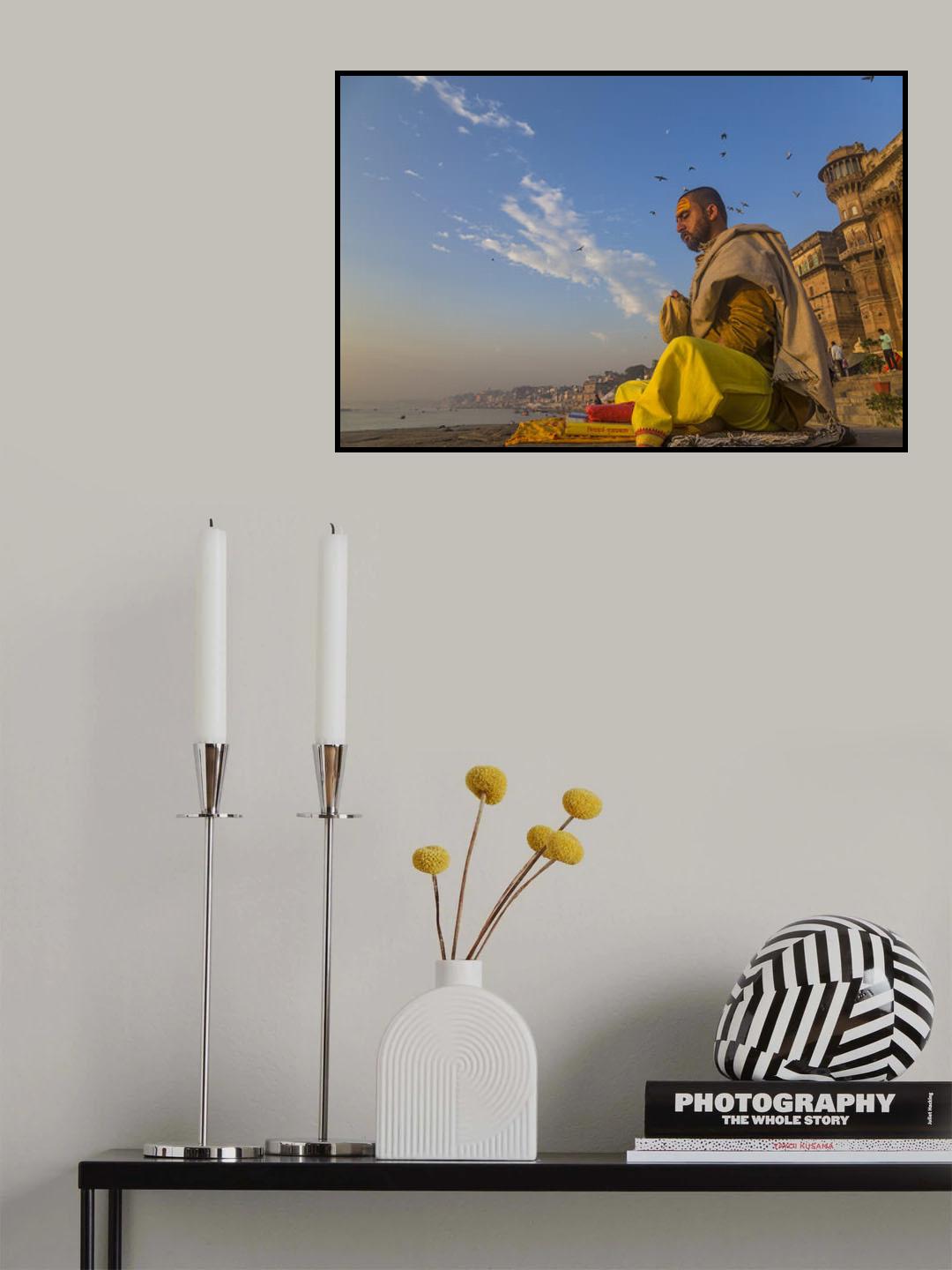 Morning meditation along Ganges Poster och Canvastavla
