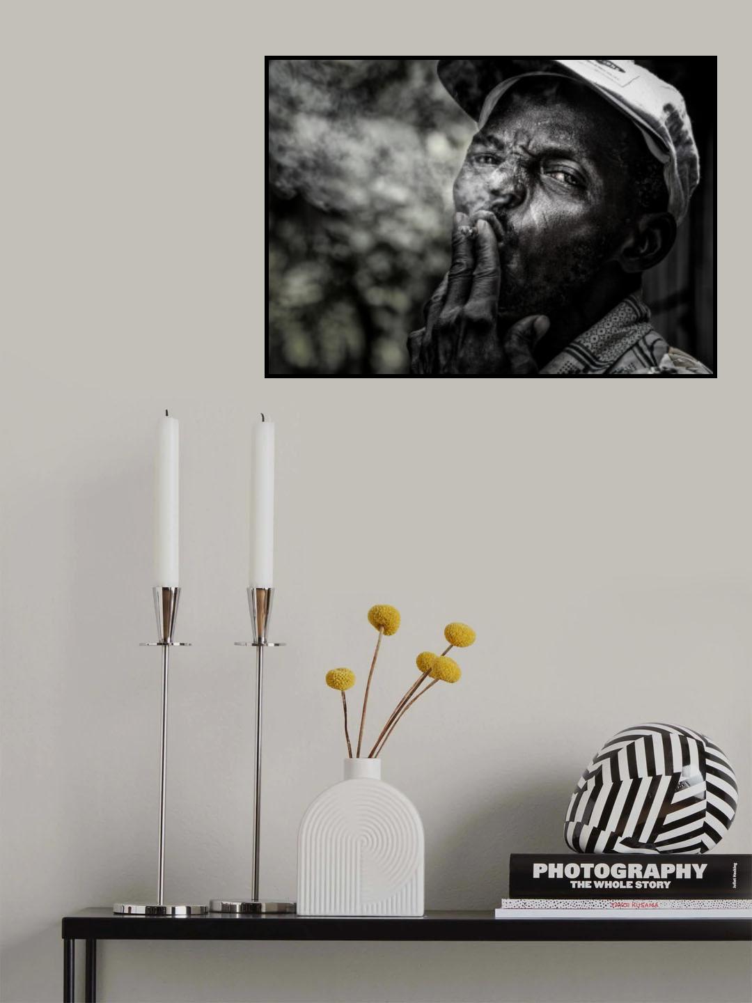 In a break of a voodoo session - Benin Poster och Canvastavla