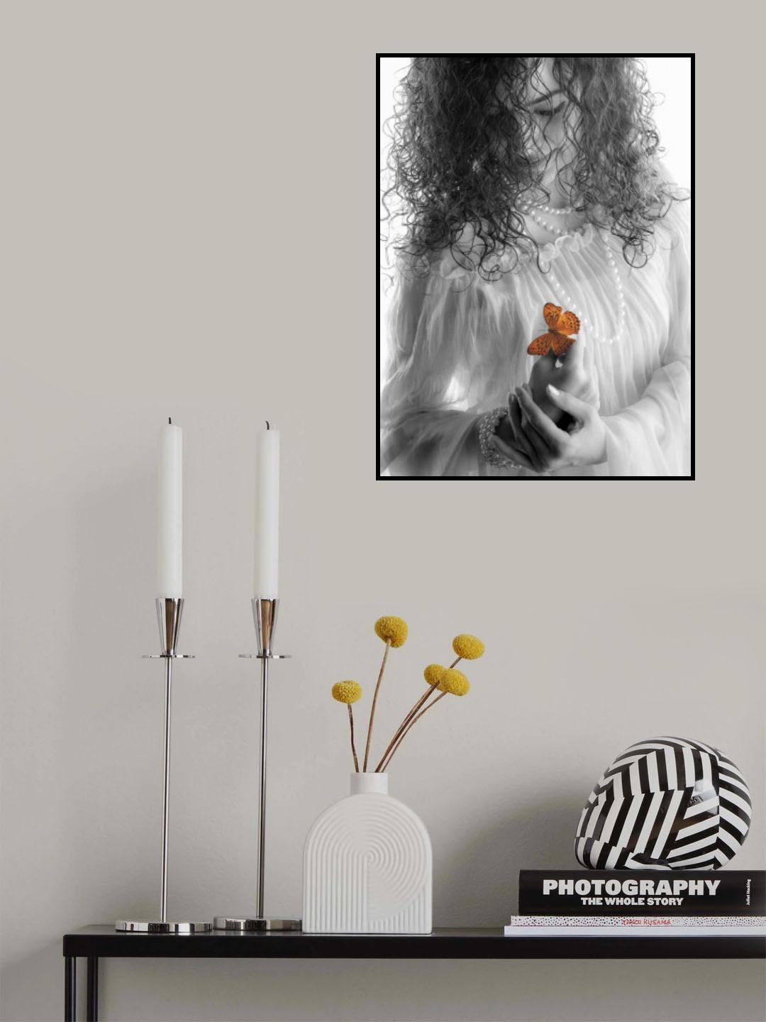 Lady in white Poster och Canvastavla