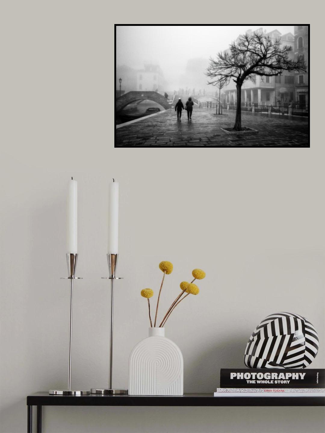 Still, while everyone walks by Poster och Canvastavla