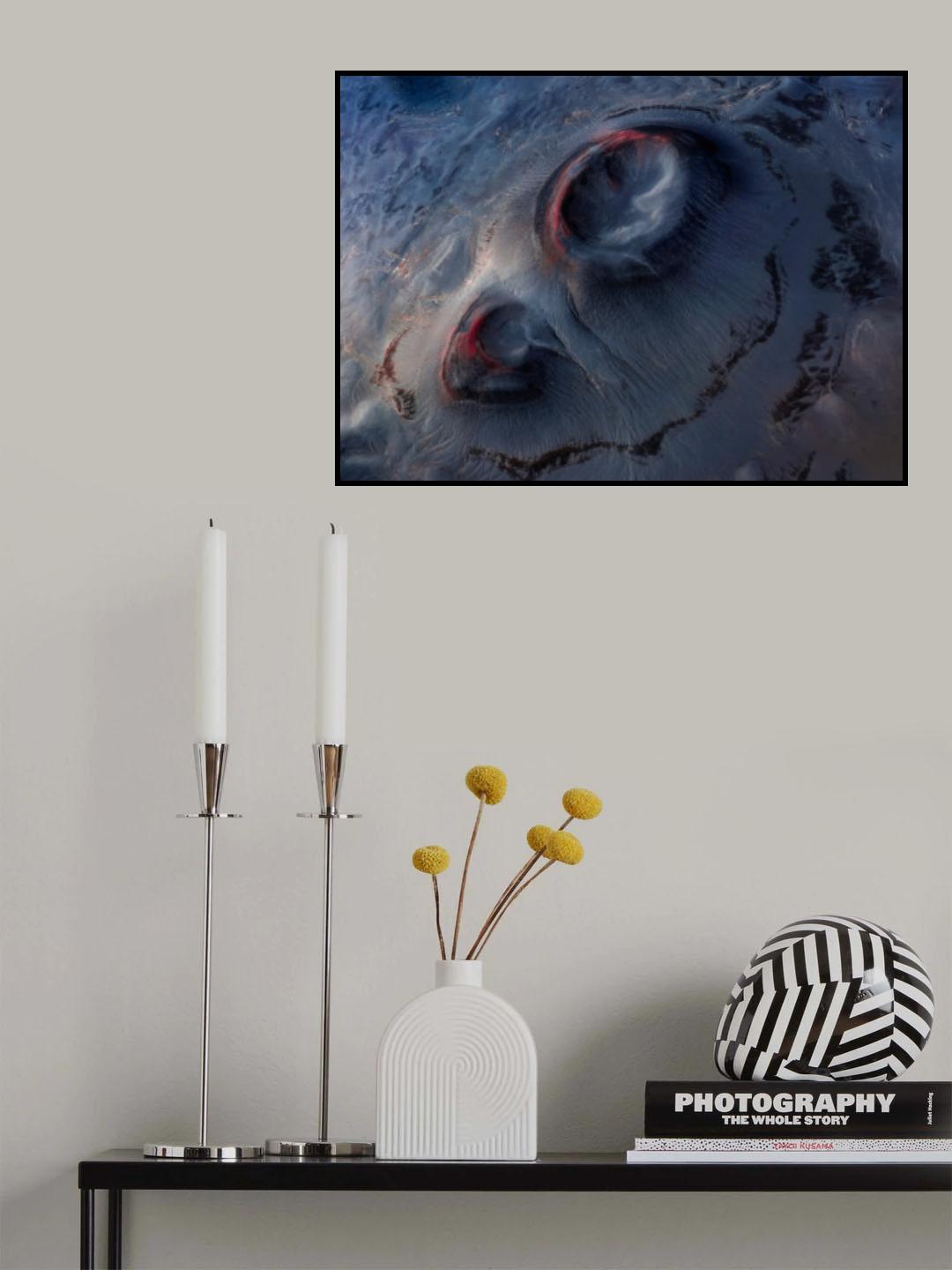 Earth's Watchful Eyes Poster och Canvastavla