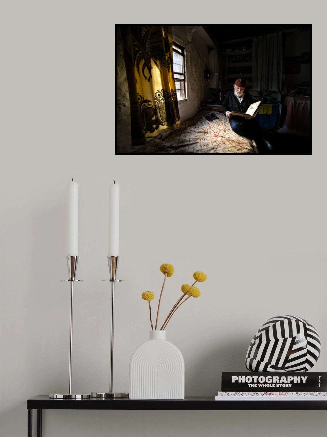 Reading has no age. Poster och Canvastavla
