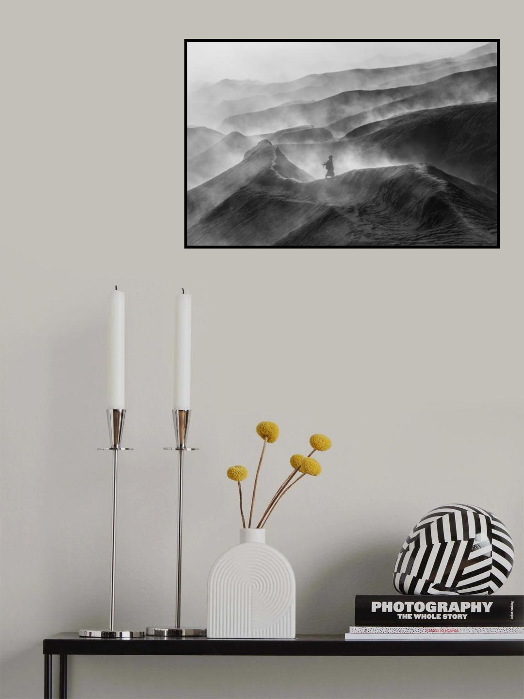 Walking alone Poster och Canvastavla