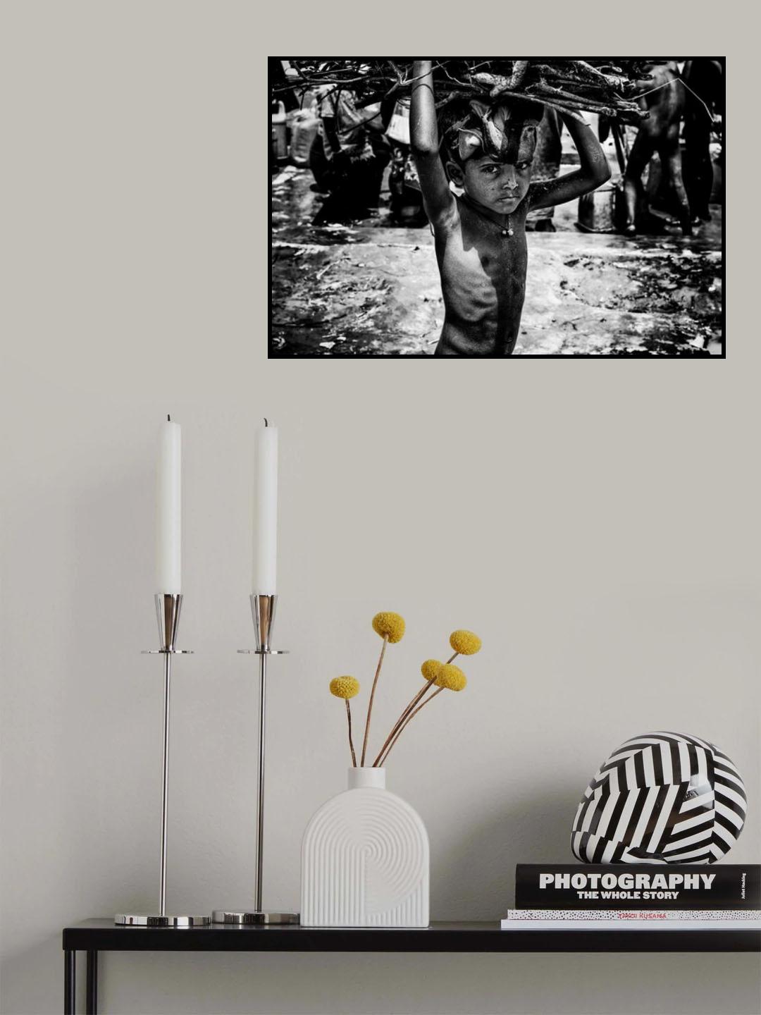 Rohingya refugee child carrying some wood to make fire - Bangaldesh Poster och Canvastavla