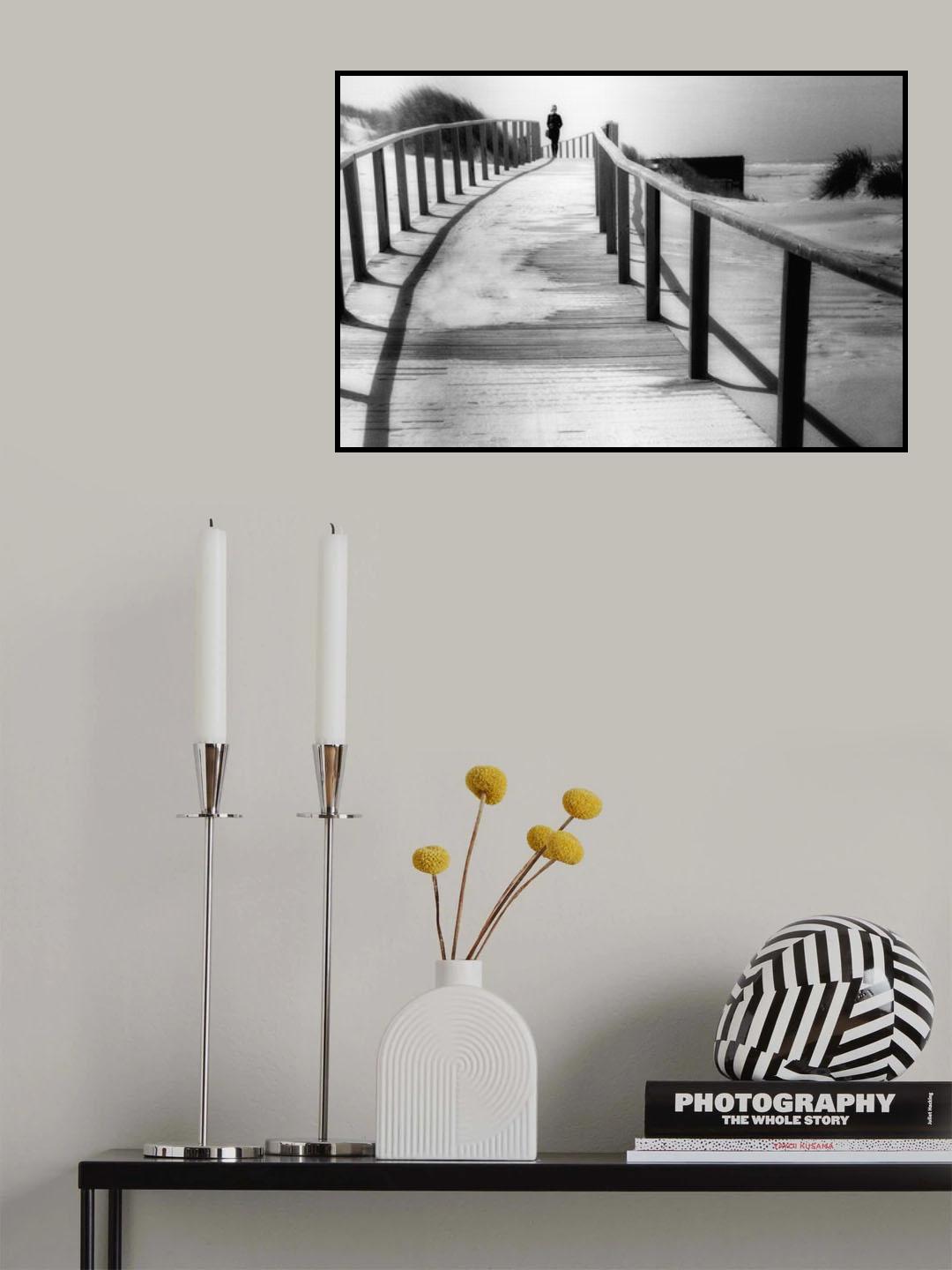 WALKING ALONE Poster och Canvastavla