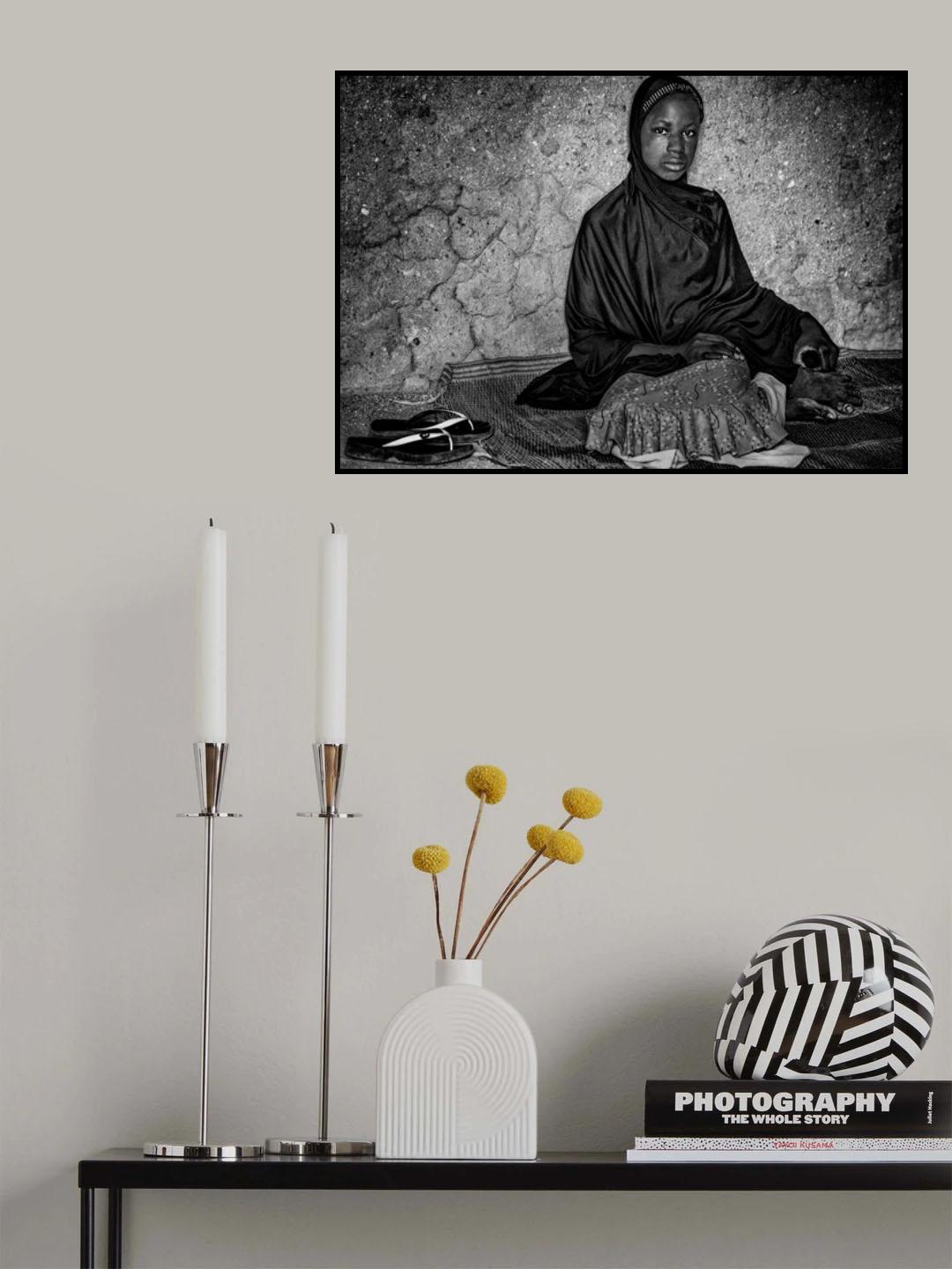 Girl at her home - Niger Poster och Canvastavla