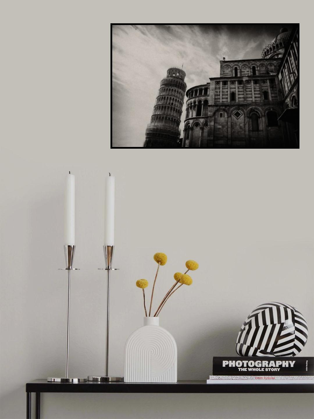 it is leaning Poster och Canvastavla
