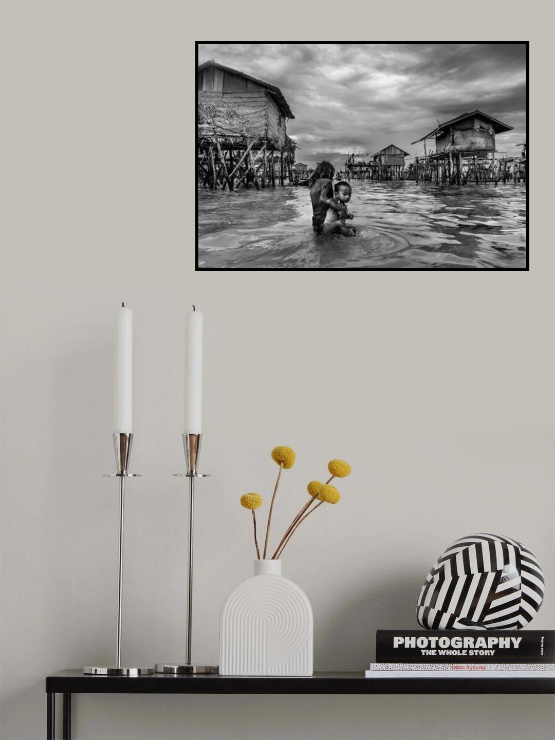 carrying her brother Poster och Canvastavla