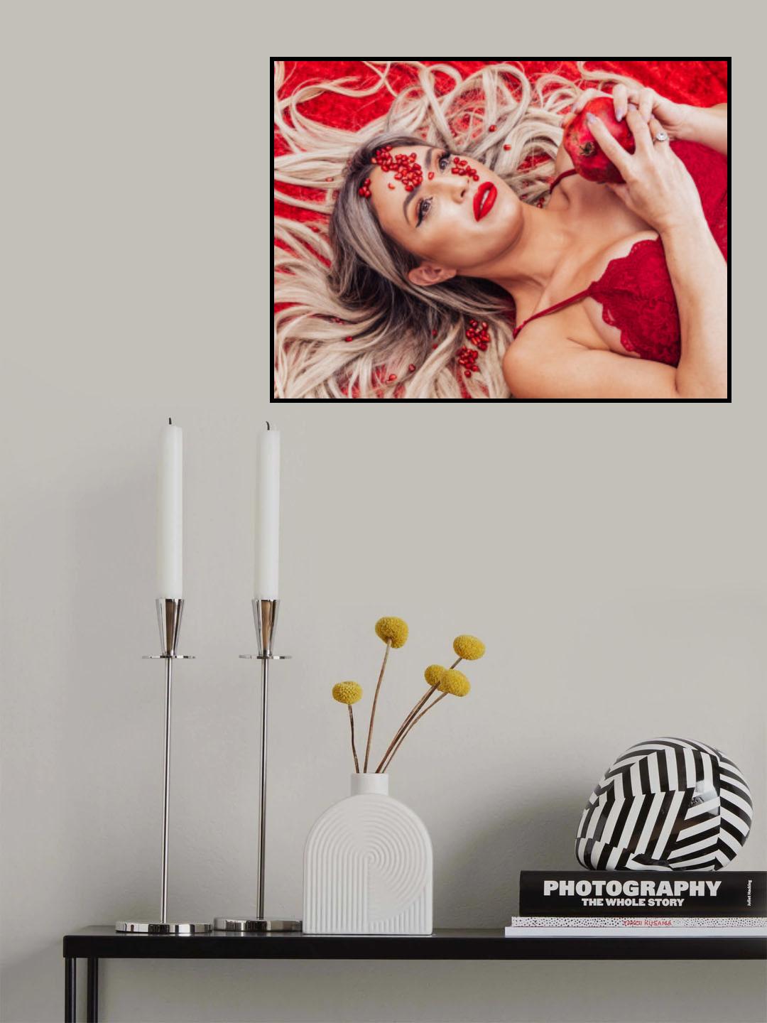 Woman with pomegranate Poster och Canvastavla