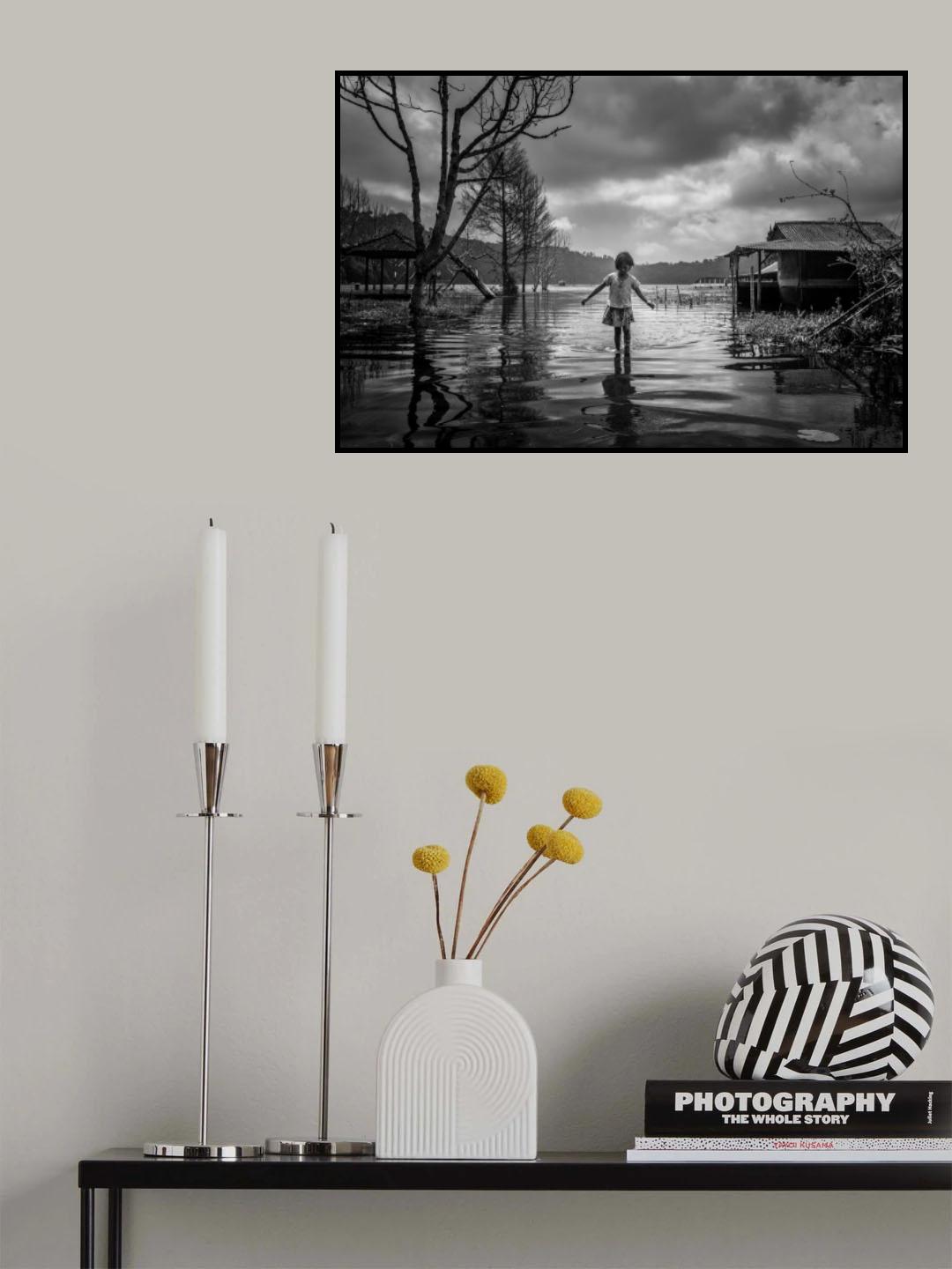Alone Poster och Canvastavla