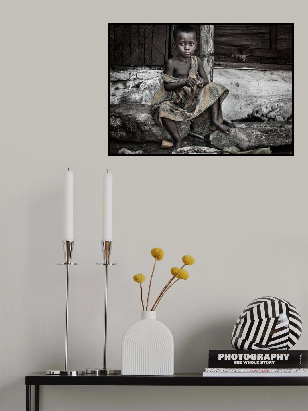 Girl in the streets of Accra - Ghana Poster och Canvastavla