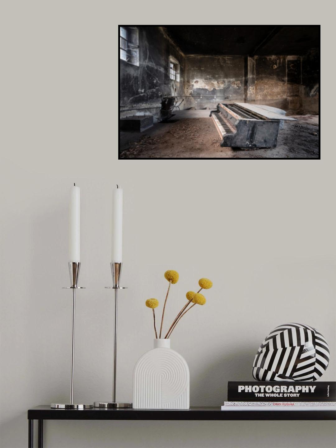 Piano in Burned Garage Poster och Canvastavla