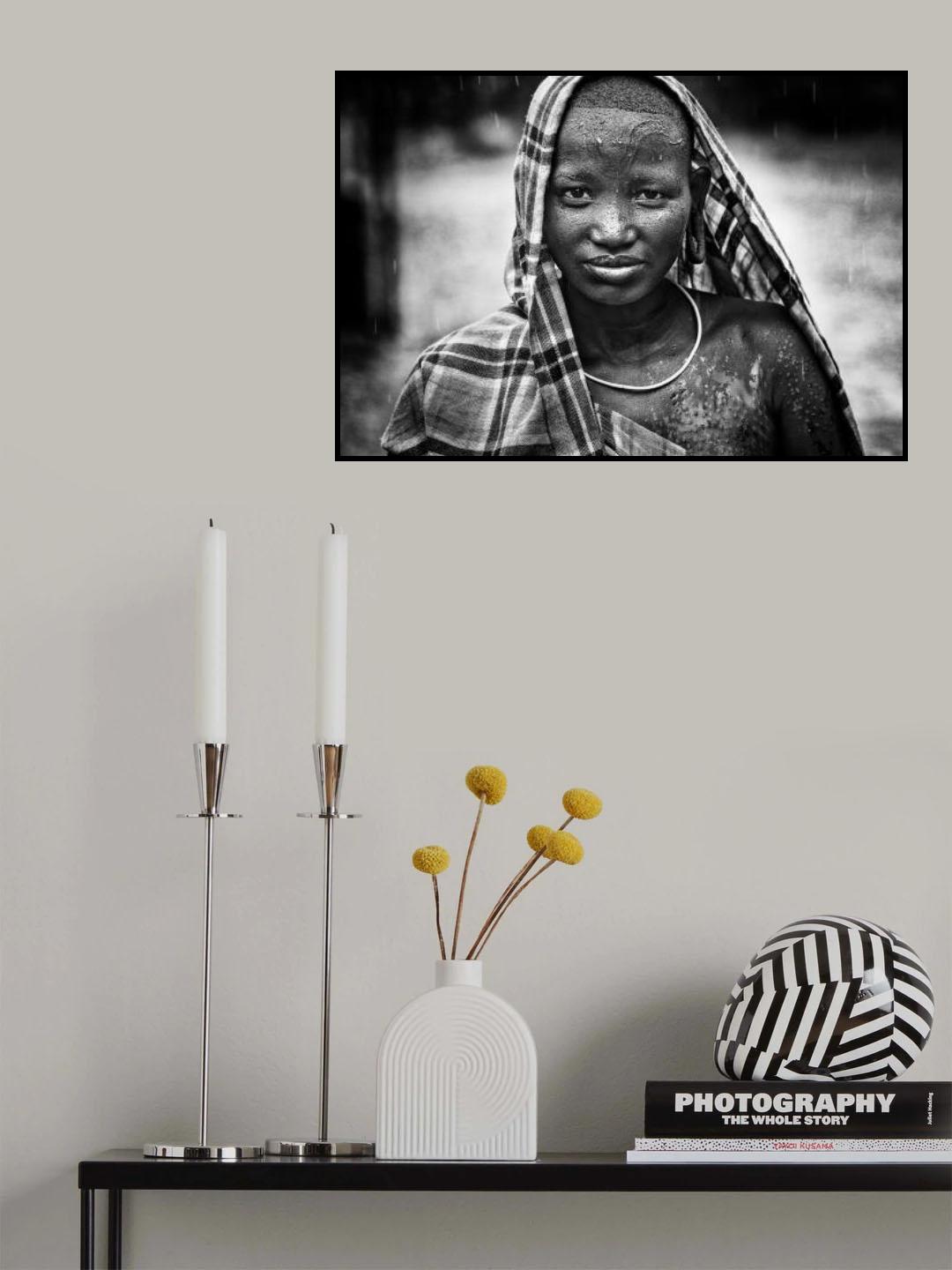 Surmi tribe girl on the rain - Ethiopia Poster och Canvastavla