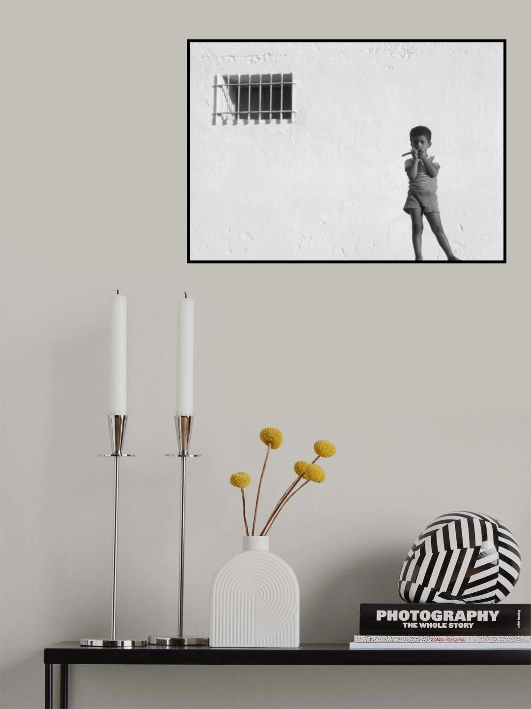 White wall and boy Poster och Canvastavla